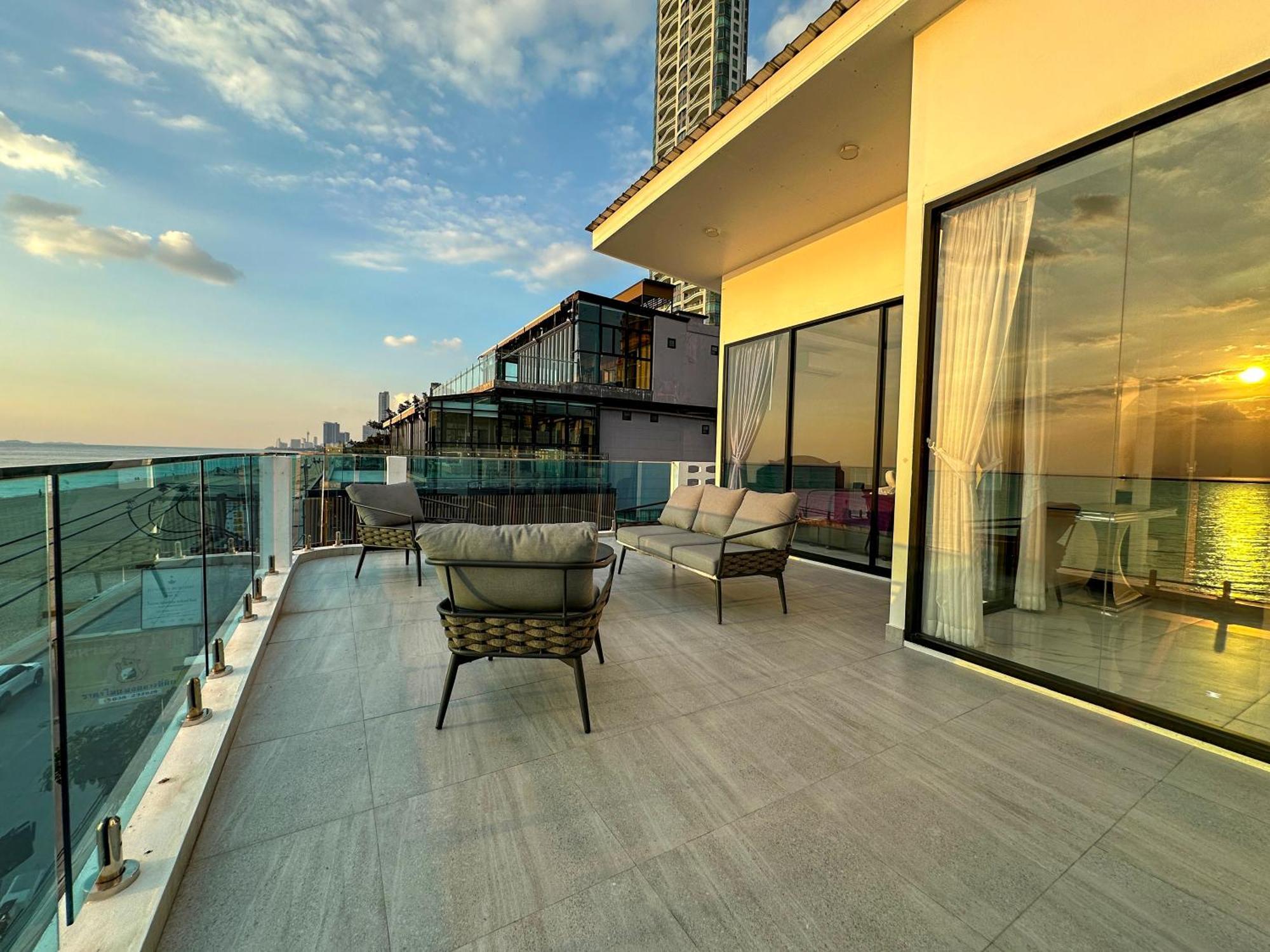 Stunning Beachfront View Luxurious Apartment 40 Jomtien Beach Exterior photo